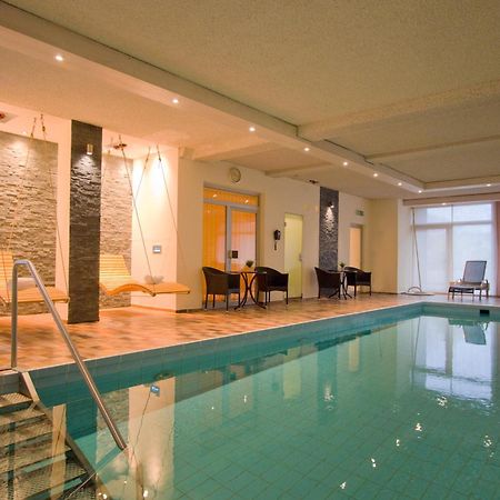 Hotel Hanses-Braeutigam 슈말렌부르크 외부 사진