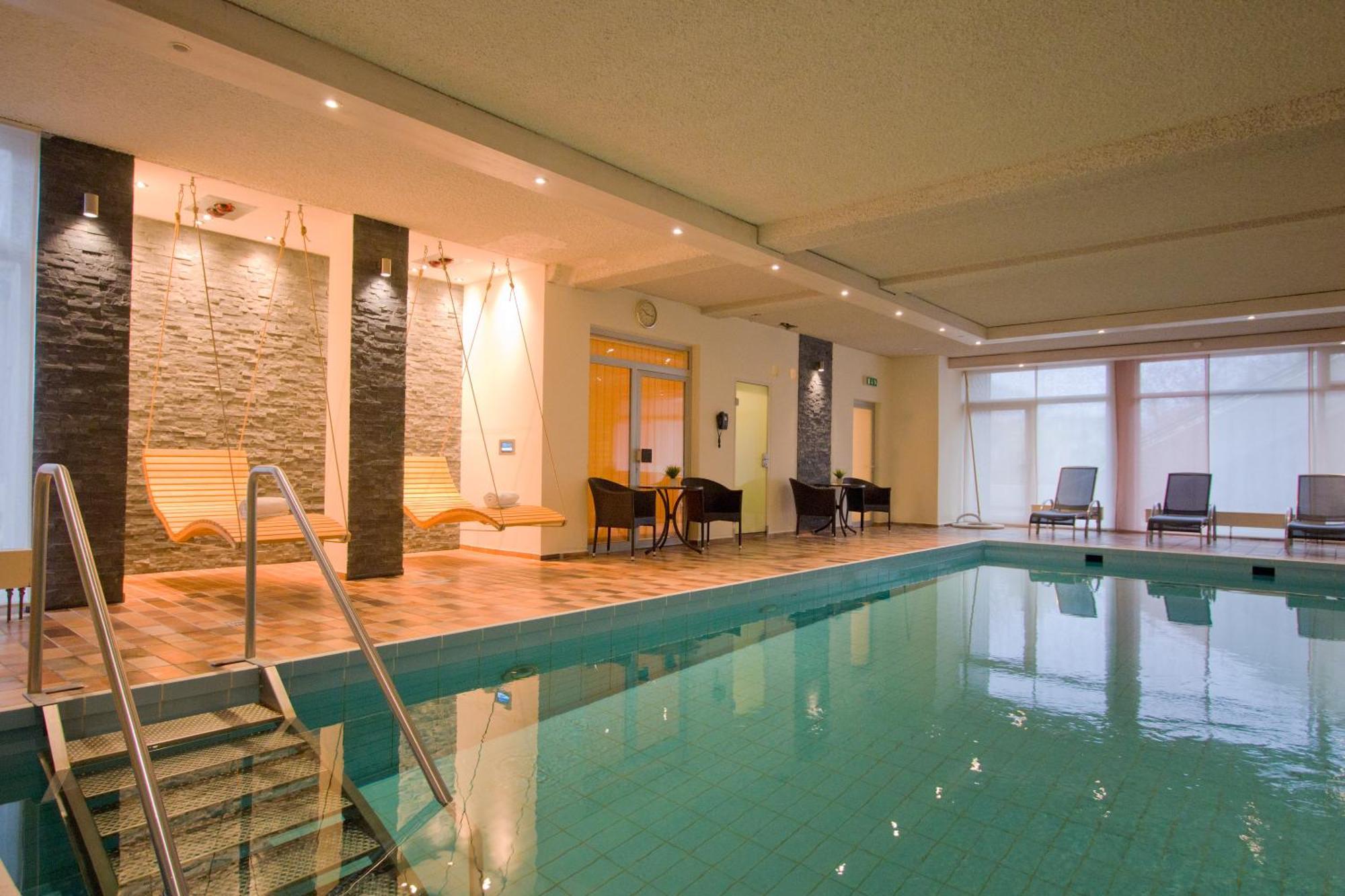 Hotel Hanses-Braeutigam 슈말렌부르크 외부 사진